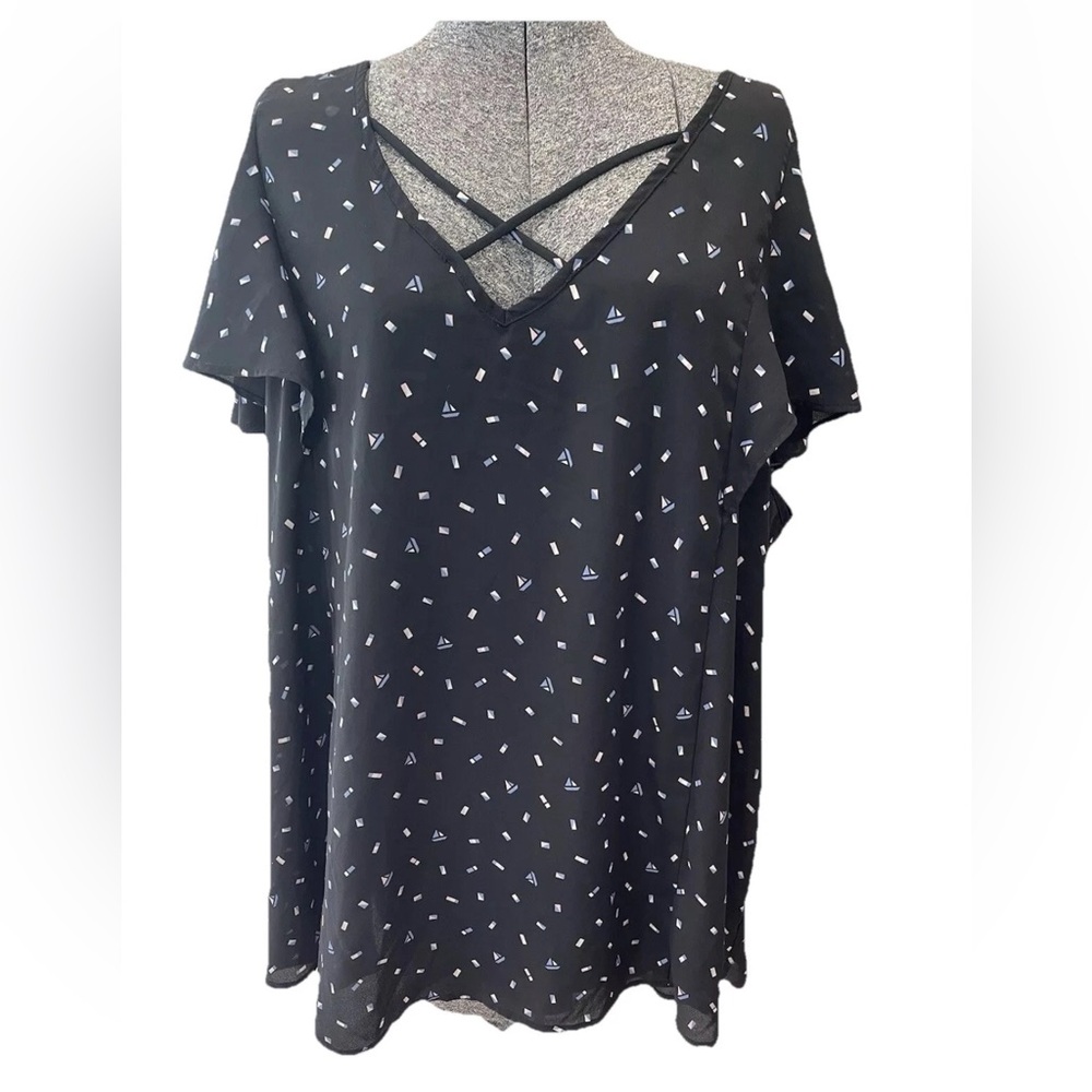 Torrid size 3 plus Ladies polyester criss‎ cross V-neck confetti print blouse